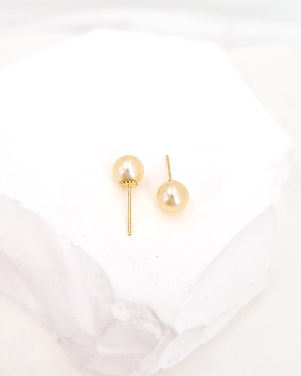 Queen Gold Akoya Sea Pearls 18K Gold Stud Earrings - 5.5mm to 6mm