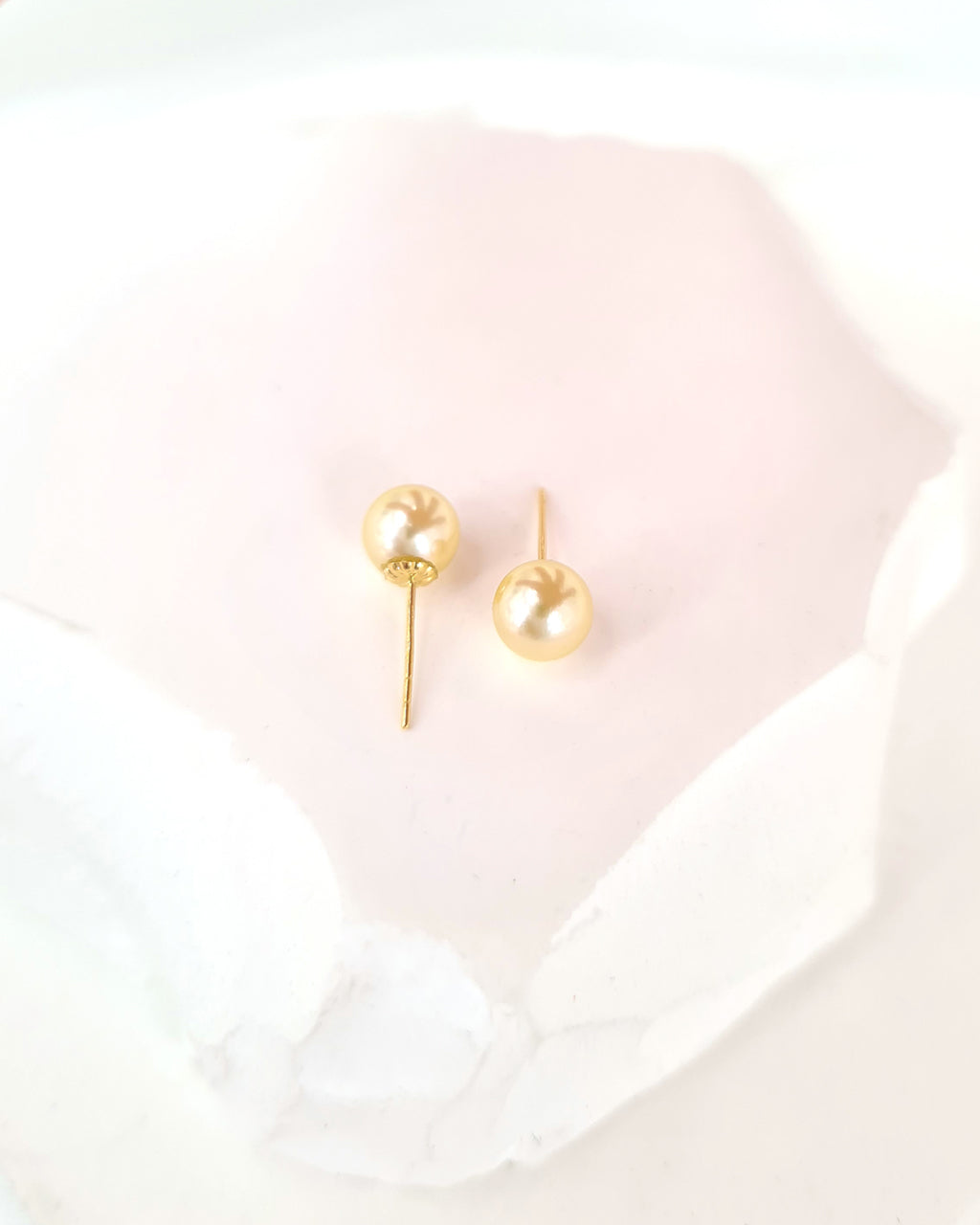 Queen Gold Akoya Sea Pearls 18K Gold Stud Earrings - 5.5mm to 6mm