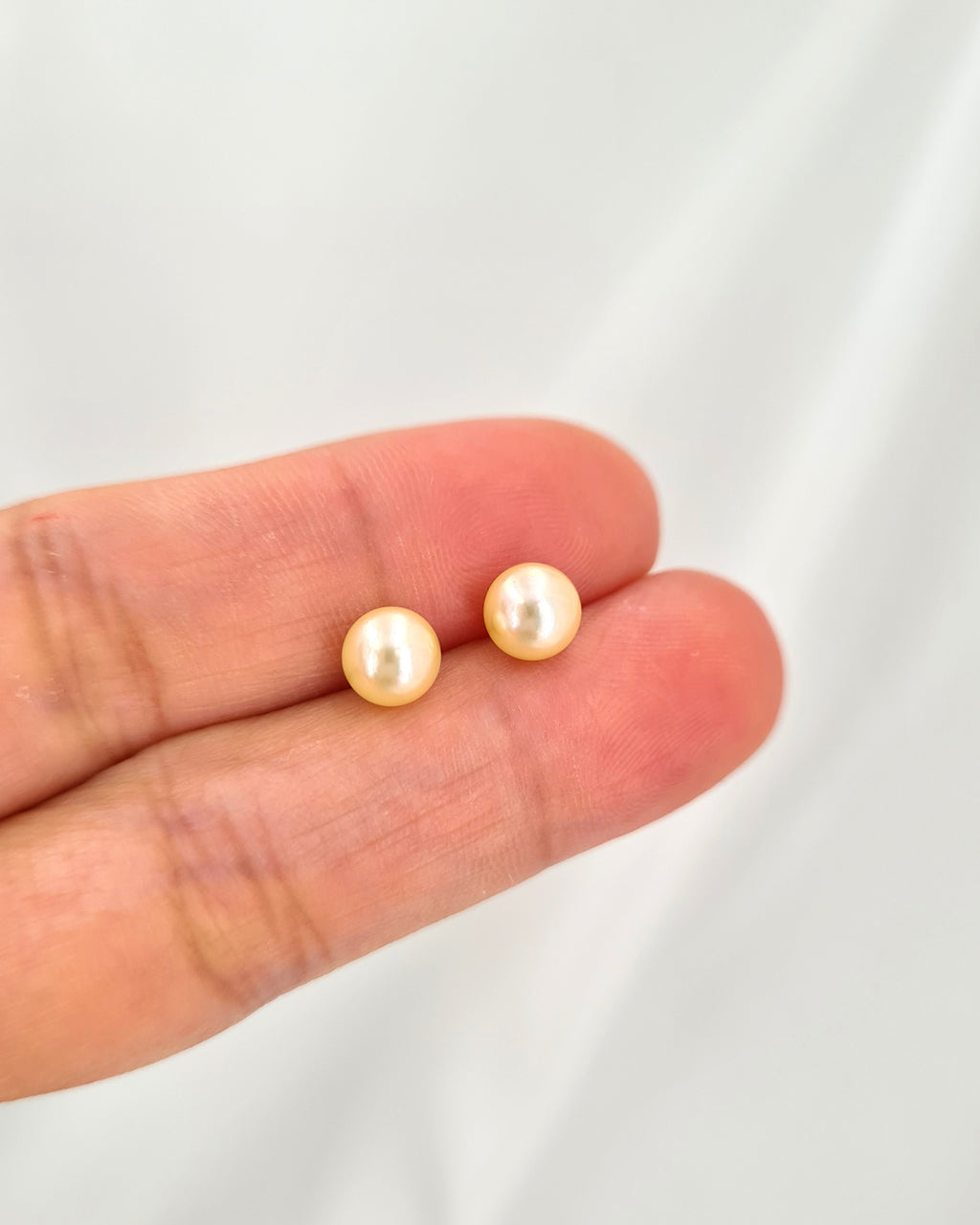 Queen Gold Akoya Sea Pearls 18K Gold Stud Earrings - 5.5mm to 6mm