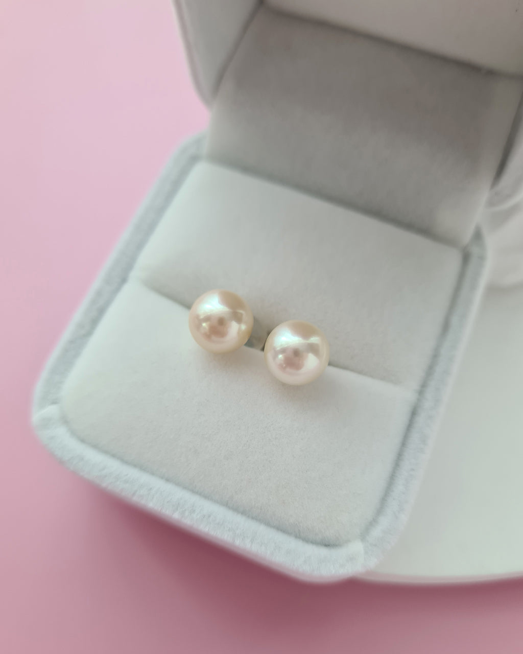 Queen Gold Champagne Akoya Pearl 18k Stud Earrings 8mm to 8.5mm Pearl Jewelry in Singapore