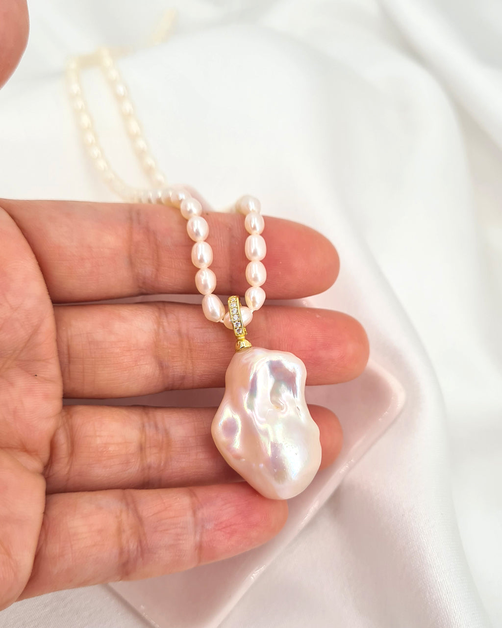 Rainbow Iridescent White Baroque Pearl Necklace - Detachable Clasp | Classy Pearl Jewelry | Singapore