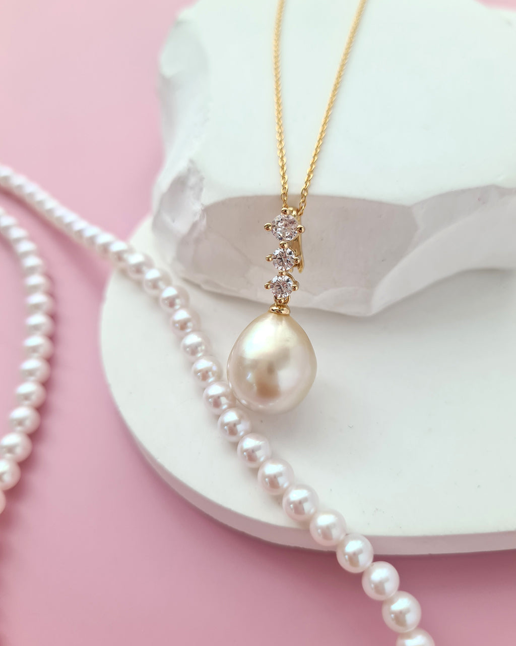 Gold South Sea Pearl Pendant Necklace, Quiet Luxury Pearl Jewelry in Singapore