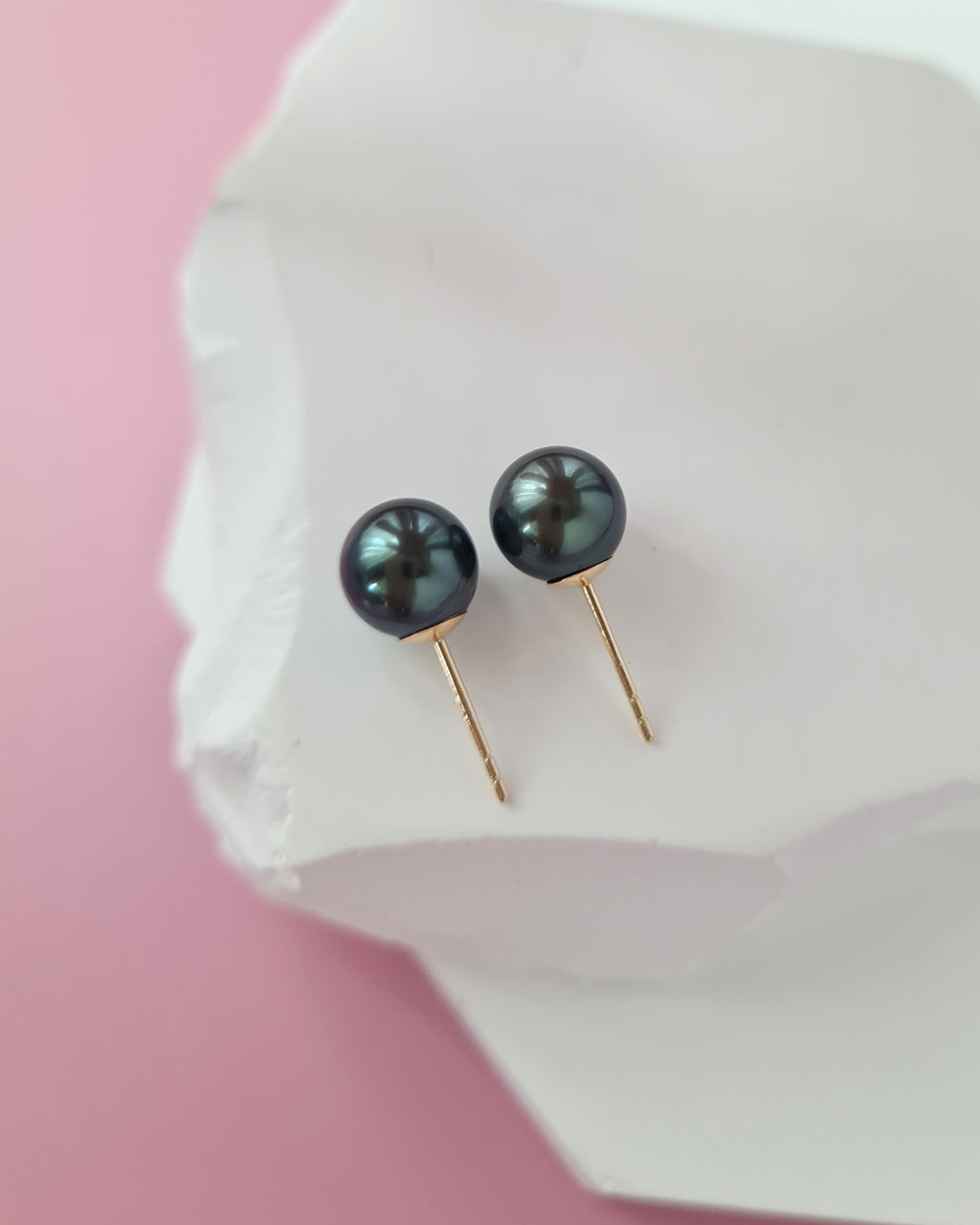 Tahitian Pearl 18K Gold Stud Earrings - 8mm+