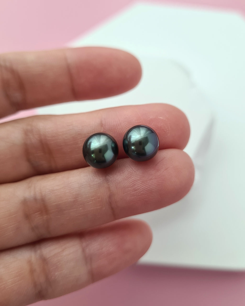 Tahitian Pearl 18K Gold Stud Earrings - 8mm+