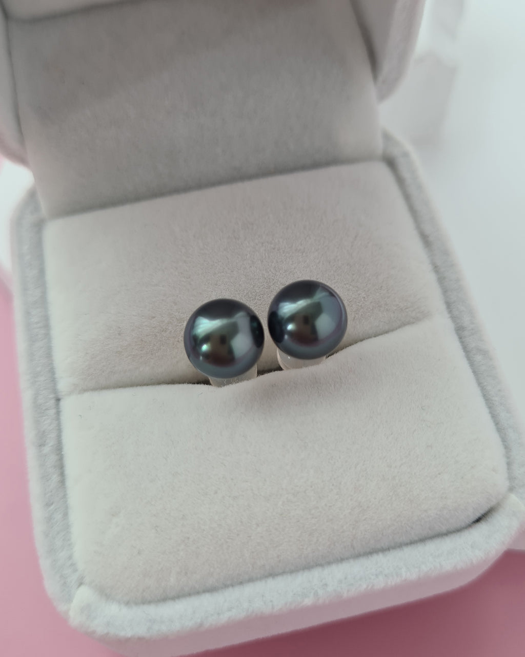 Tahitian Pearl 18K Gold Stud Earrings - 8mm+