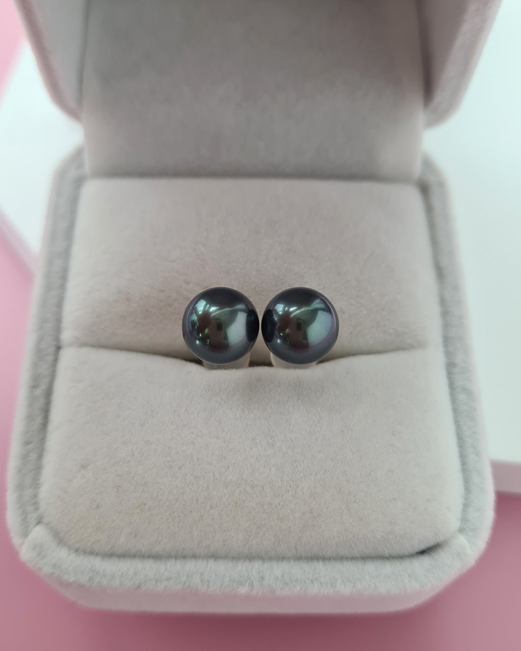 Tahitian Pearl 18K Gold Stud Earrings - 8mm+