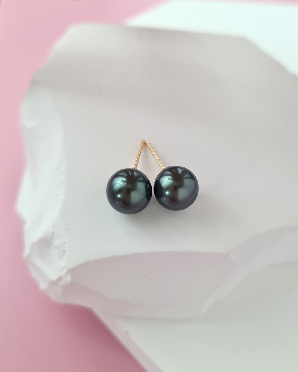 Tahitian Pearl 18K Gold Stud Earrings - 8mm+