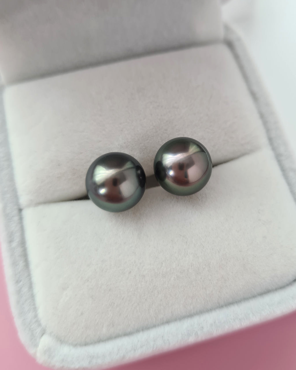 Tahitian Pearl 18K Gold Stud Earrings - 9mm+