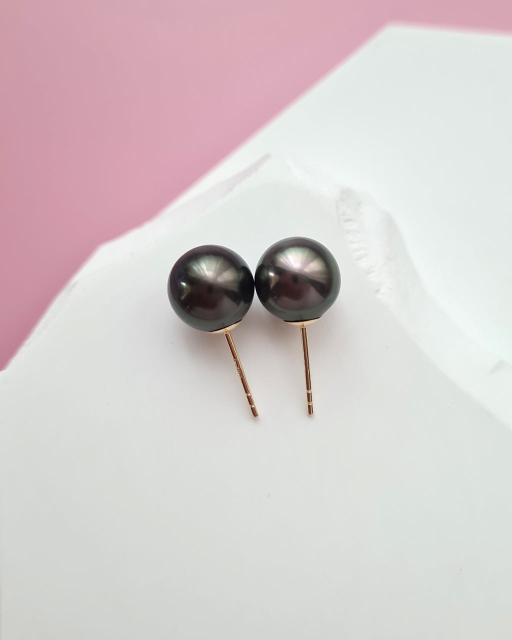 Tahitian Pearl 18K Gold Stud Earrings - 9mm+