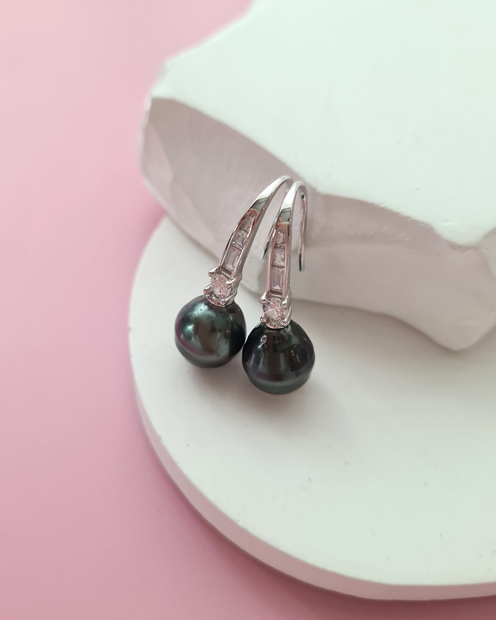 Tahitian Pearl Earrings - Simple and Refined