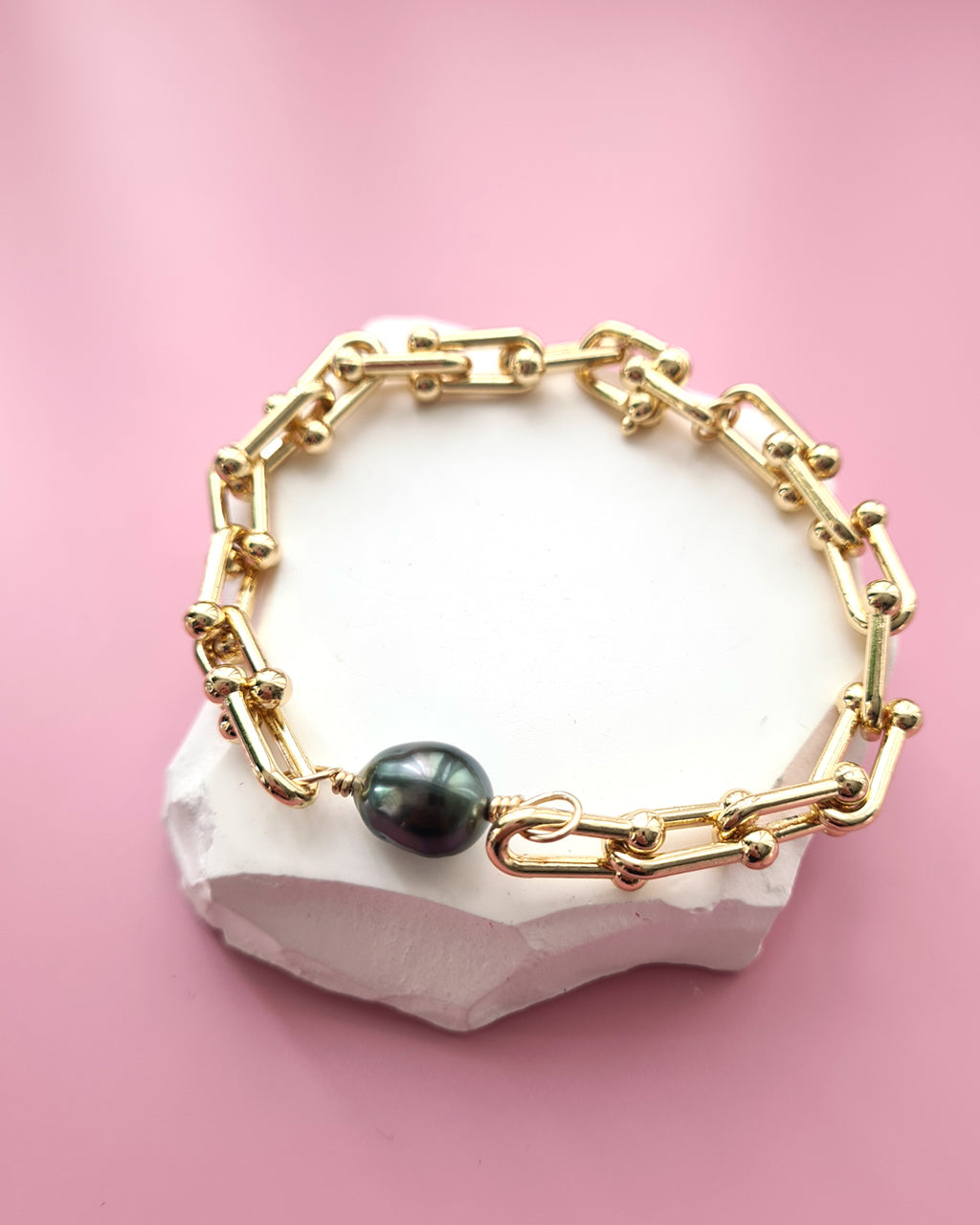 Tahitian Pearl Bracelet with Horseshoe Chunky Chain | Pearl Jewelry Singapore