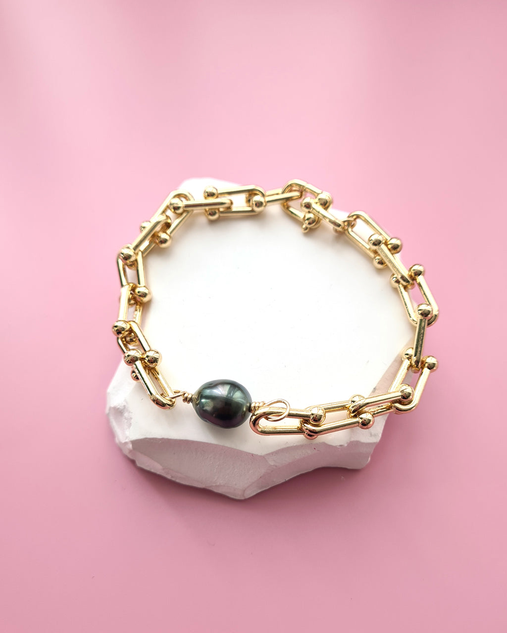 Tahitian Pearl Bracelet with Horseshoe Chunky Chain | Pearl Jewelry Singapore