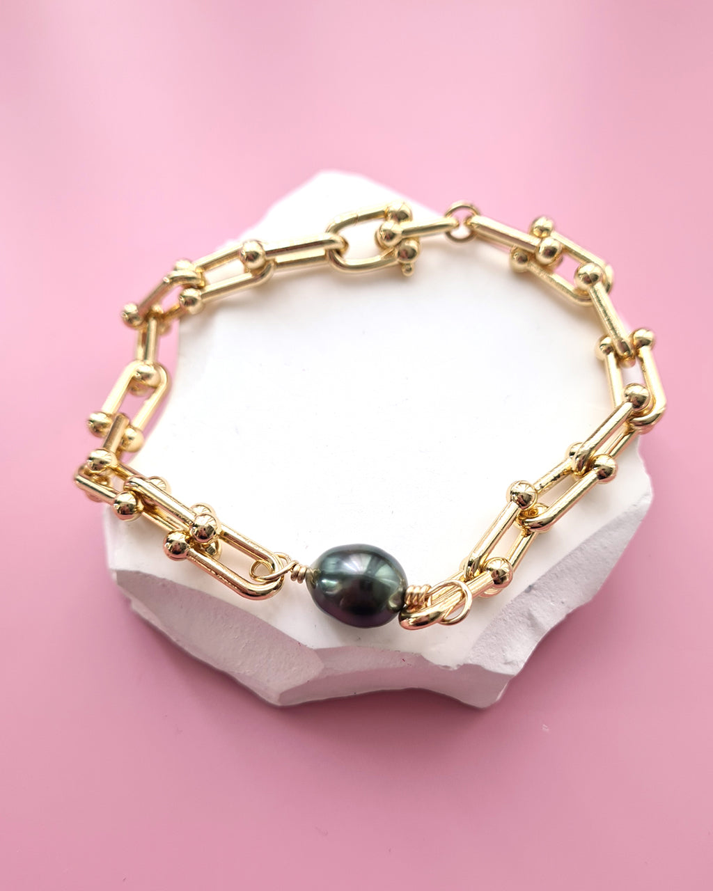 Tahitian Pearl Bracelet with Horseshoe Chunky Chain | Pearl Jewelry Singapore