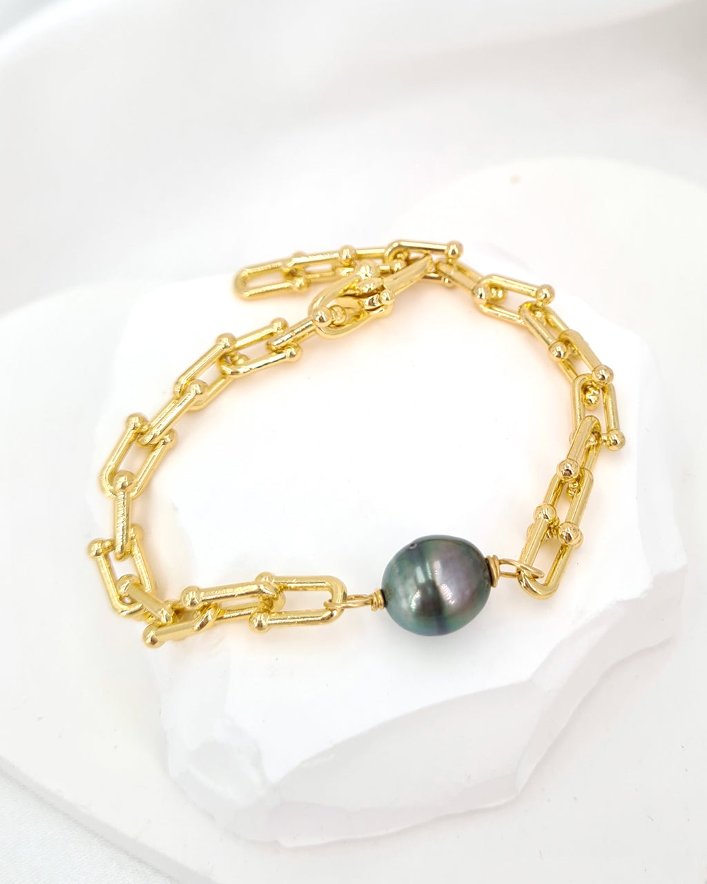 Tahitian Pearl Bracelet with Gold Horseshoe Link Chain