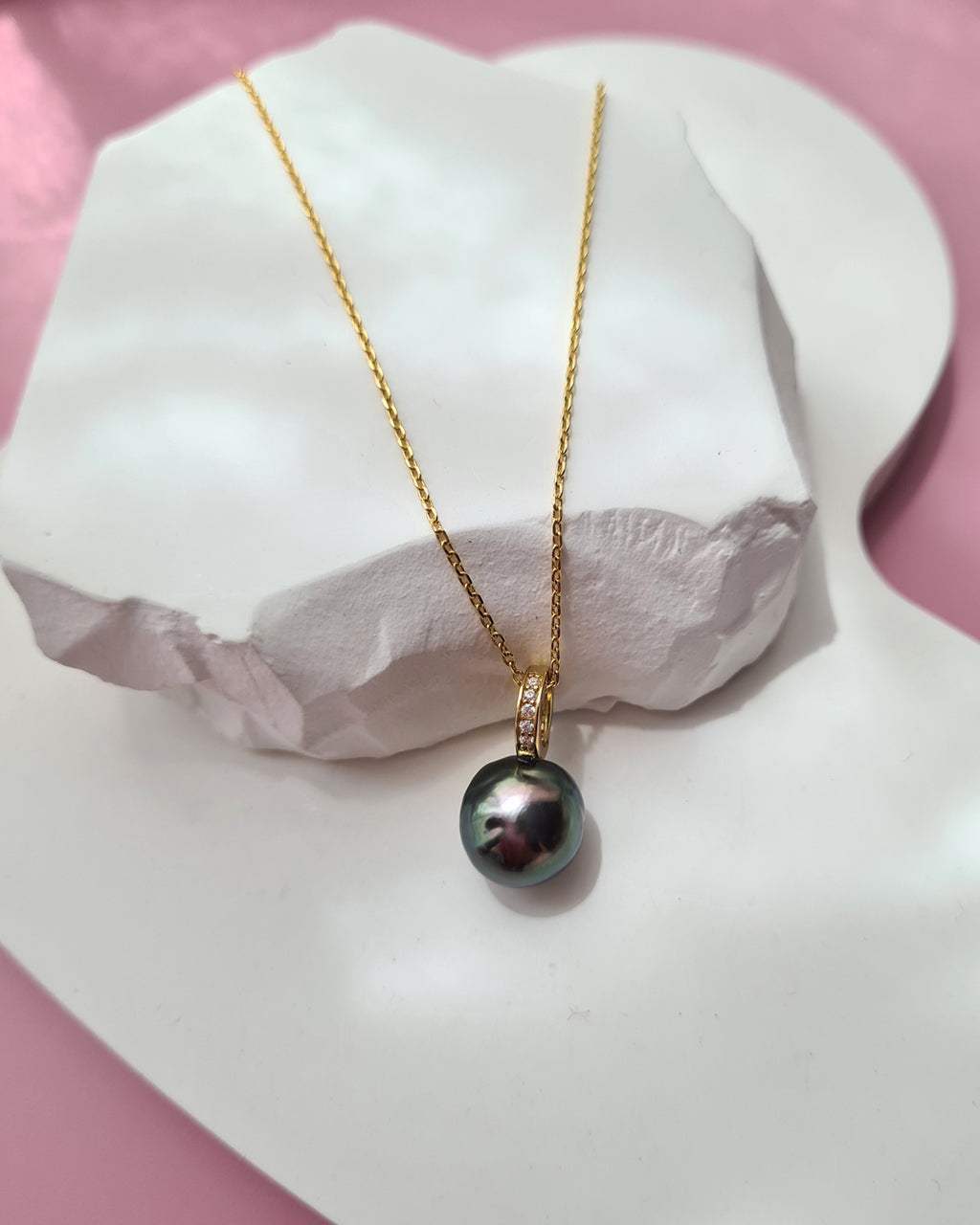 Tahitian Pearl Gold Pendant Necklace - 11mm+ Green with Pink Sheen