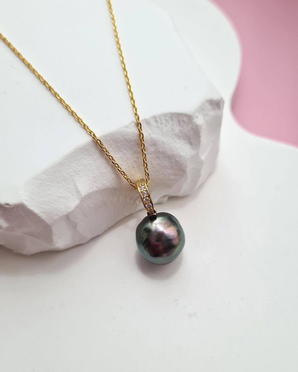 Tahitian Pearl Gold Pendant Necklace - 11mm+ Green with Pink Sheen