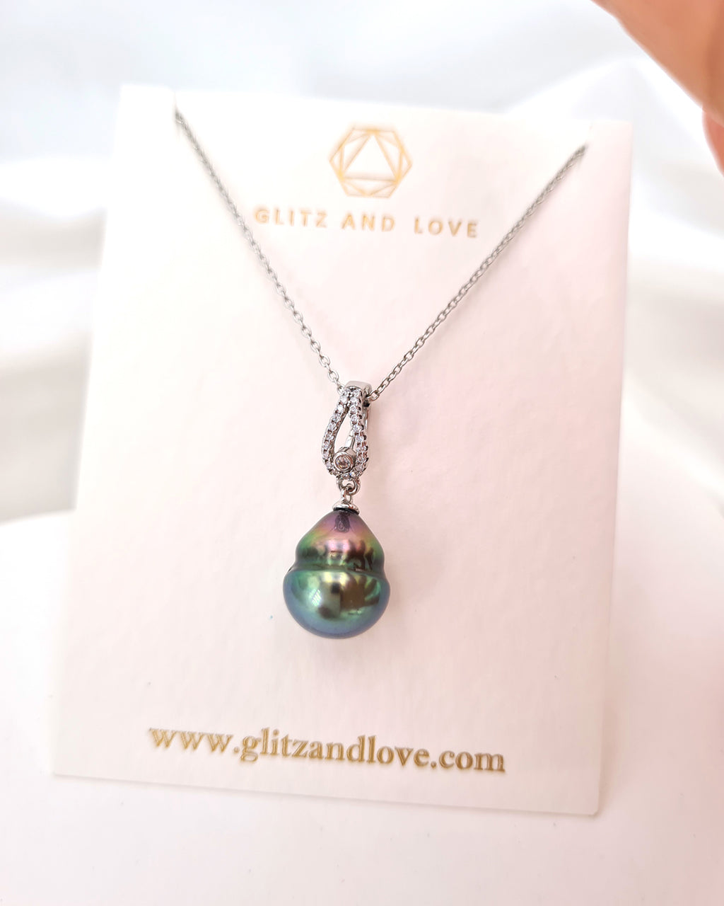 Tahitian Pearl Necklace with detachable clasp