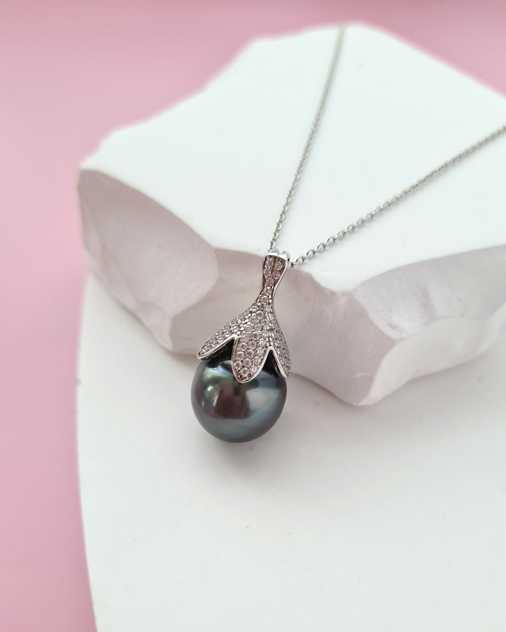 Teardrop pearl pendant necklace online