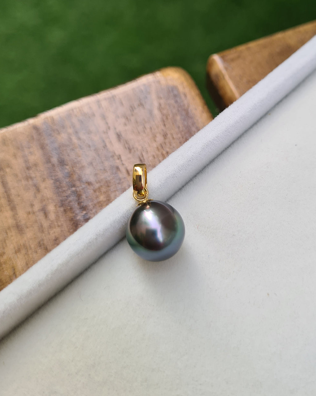 Tahitian Pearl Pendant Necklace - 18k Gold Pearl Pendant