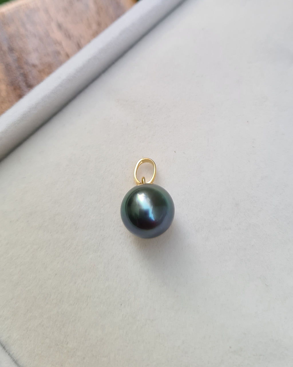 Tahitian Pearl Pendant Necklace - 18k Gold Pearl Pendant