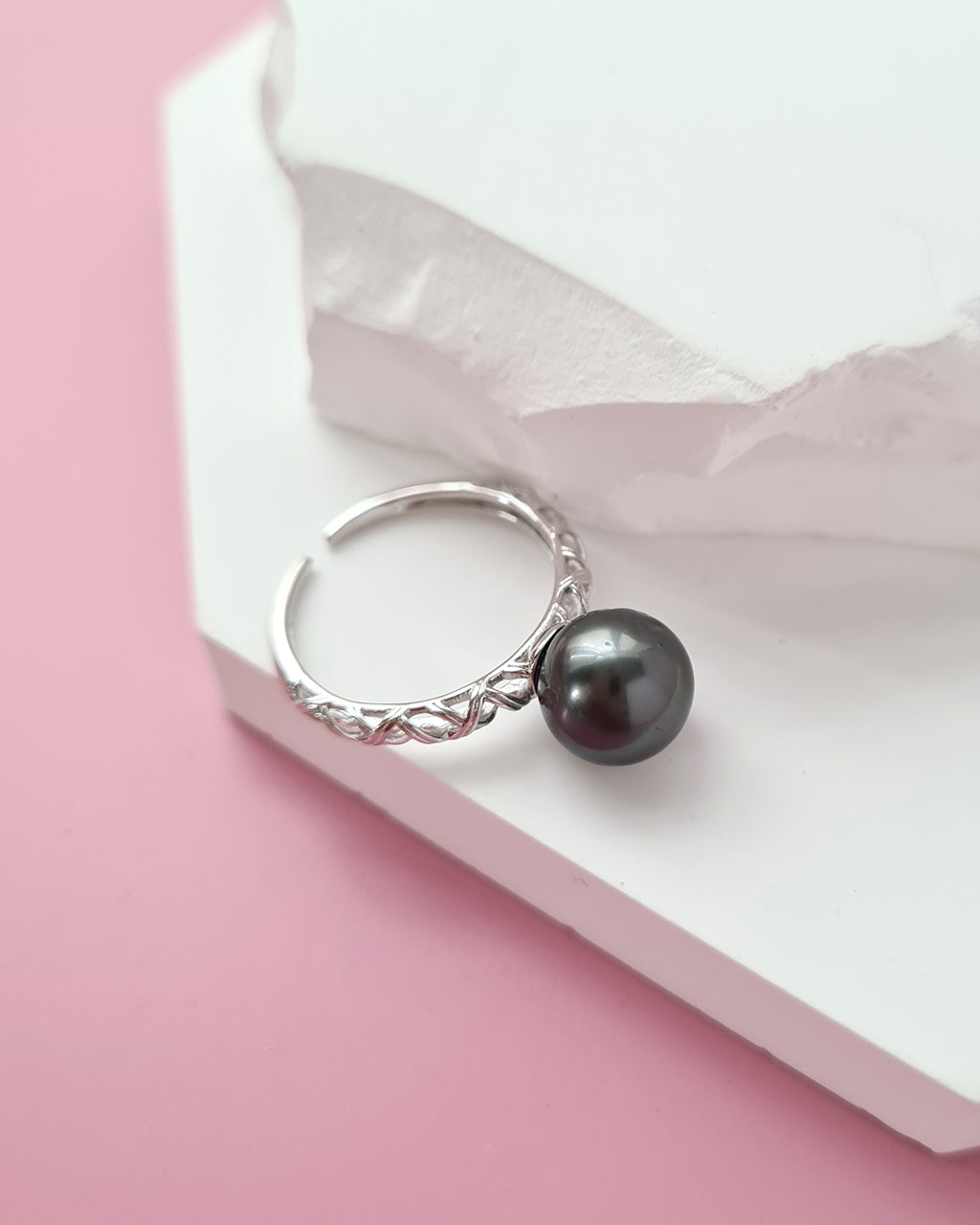 Tahitian Pearl Ring, Modern Pearl Jewelry in Singapore