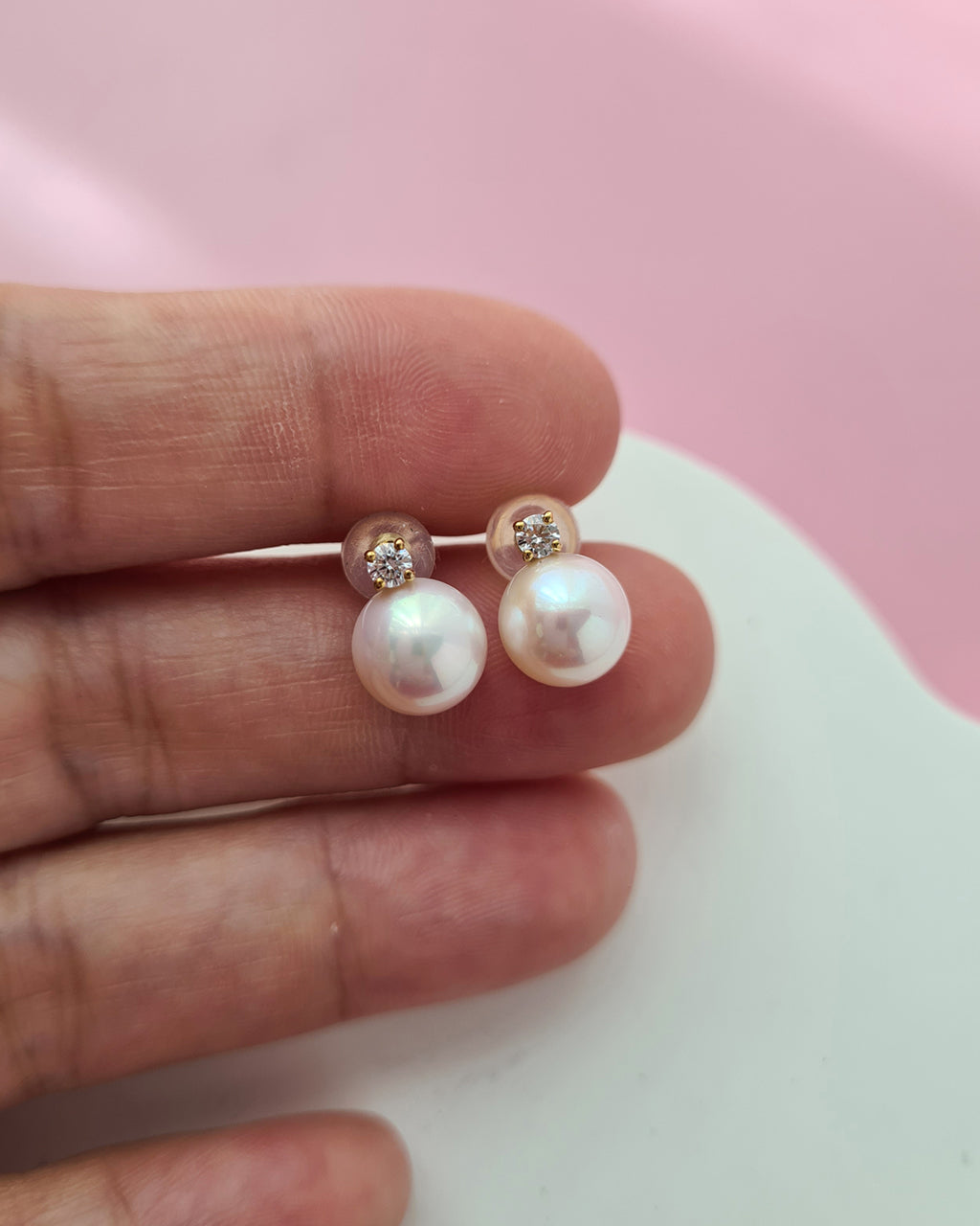 White Akoya Pearl 18k Stud Earrings with Pink Sheen 7.5mm