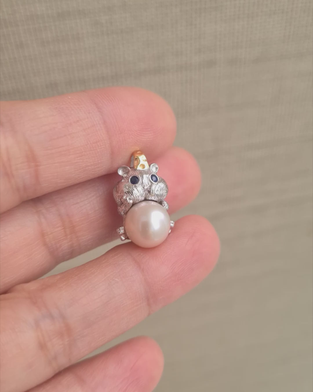 Cute Hamster Pearl Necklace | Modern Pearl Jewelry