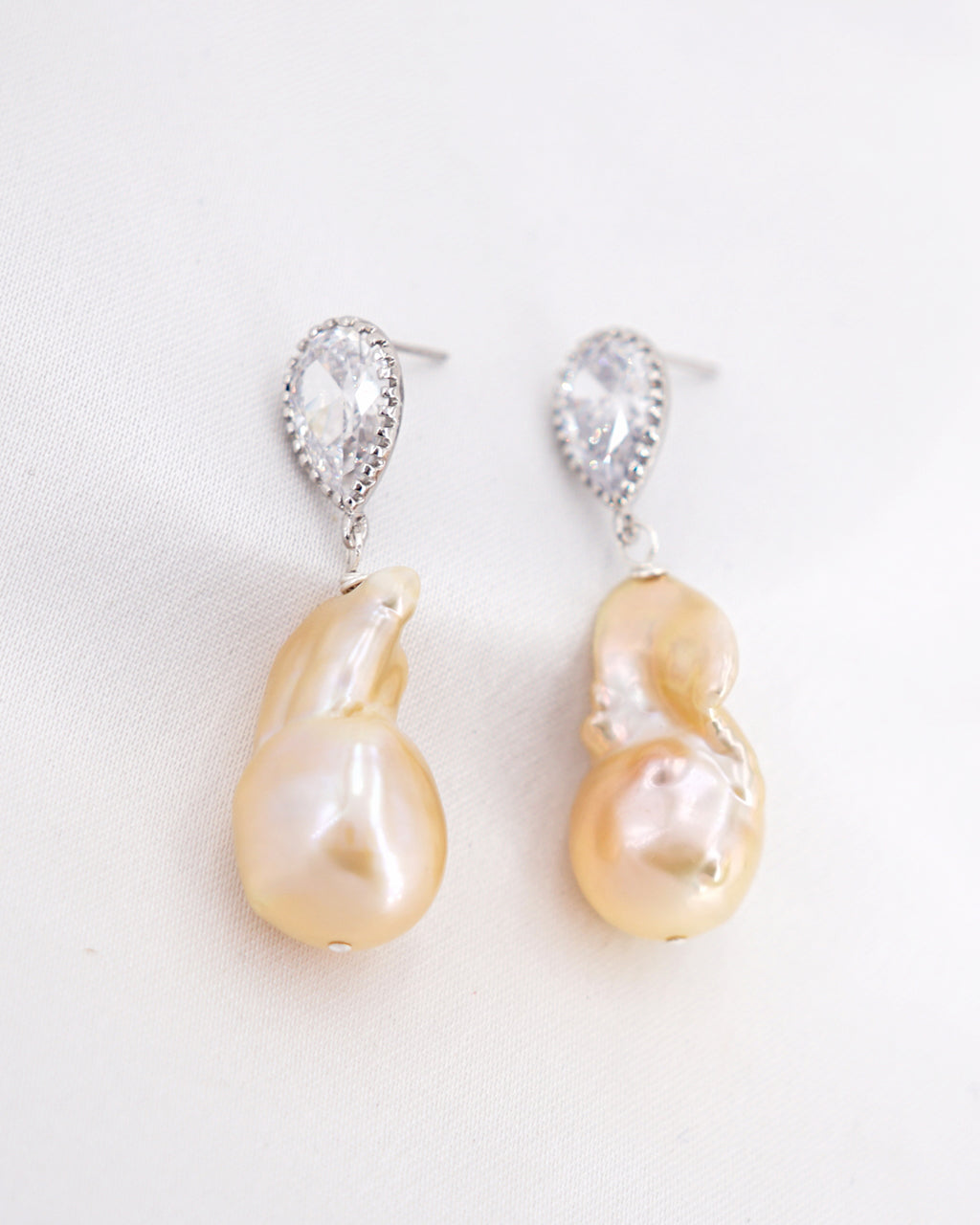 Peach Fuzz Baroque Pearl Earrings