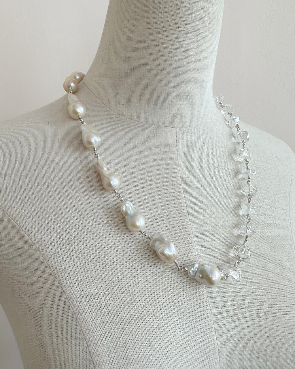 Crystal best sale pearl necklace