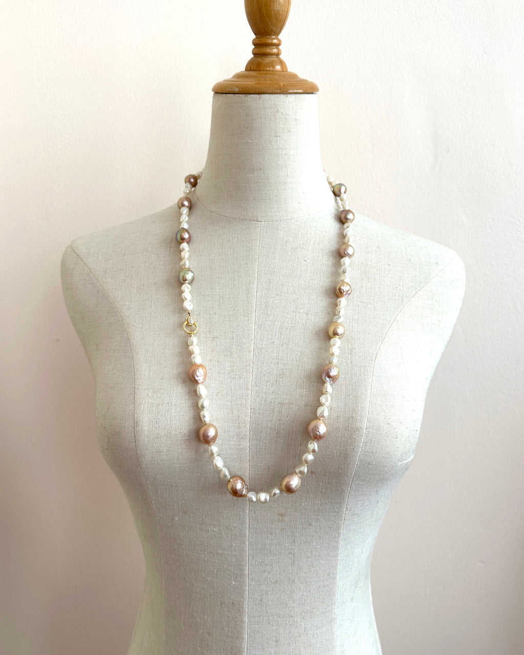 Metallic Edison Pearl Strand Necklace | Contemporary Statement - Glitz And  Love