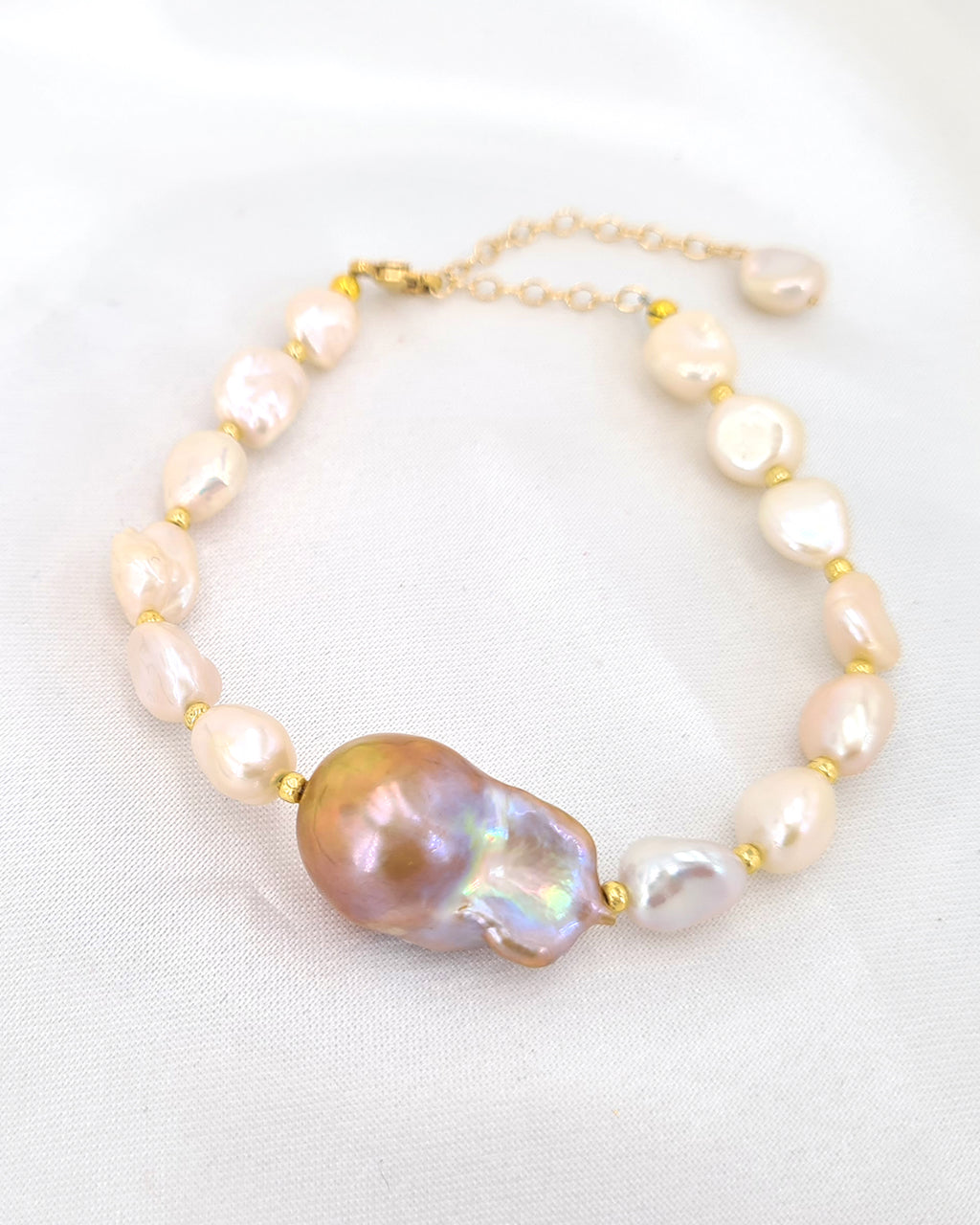 Purple Baroque Pearl with White Keshi pearls gold bracelet,  Statement Modern Pearl Jewelry, Wedding pearl for brides