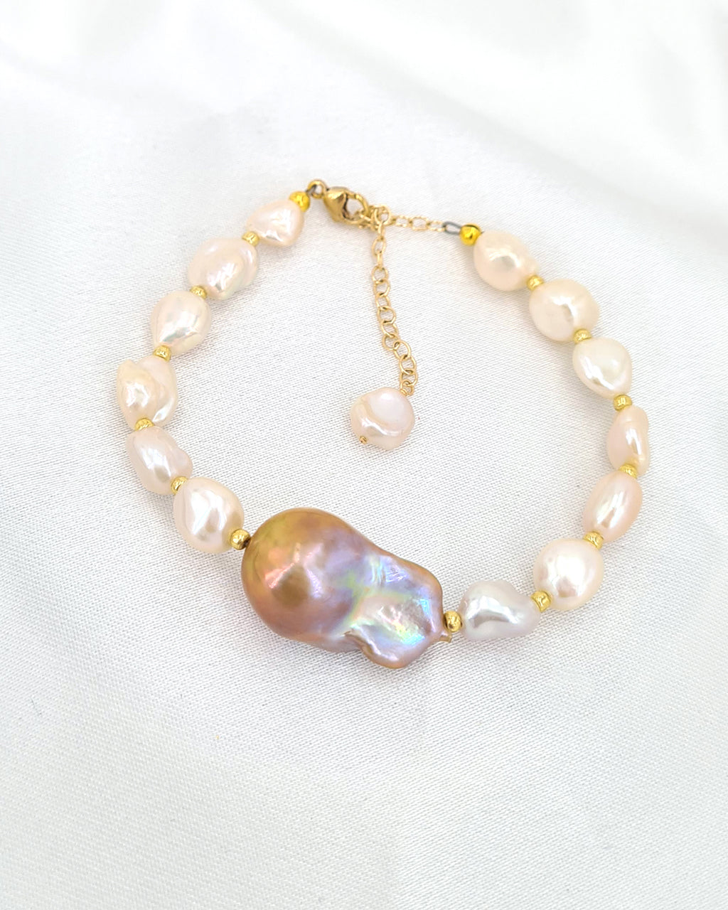 Modern sales pearl bracelet