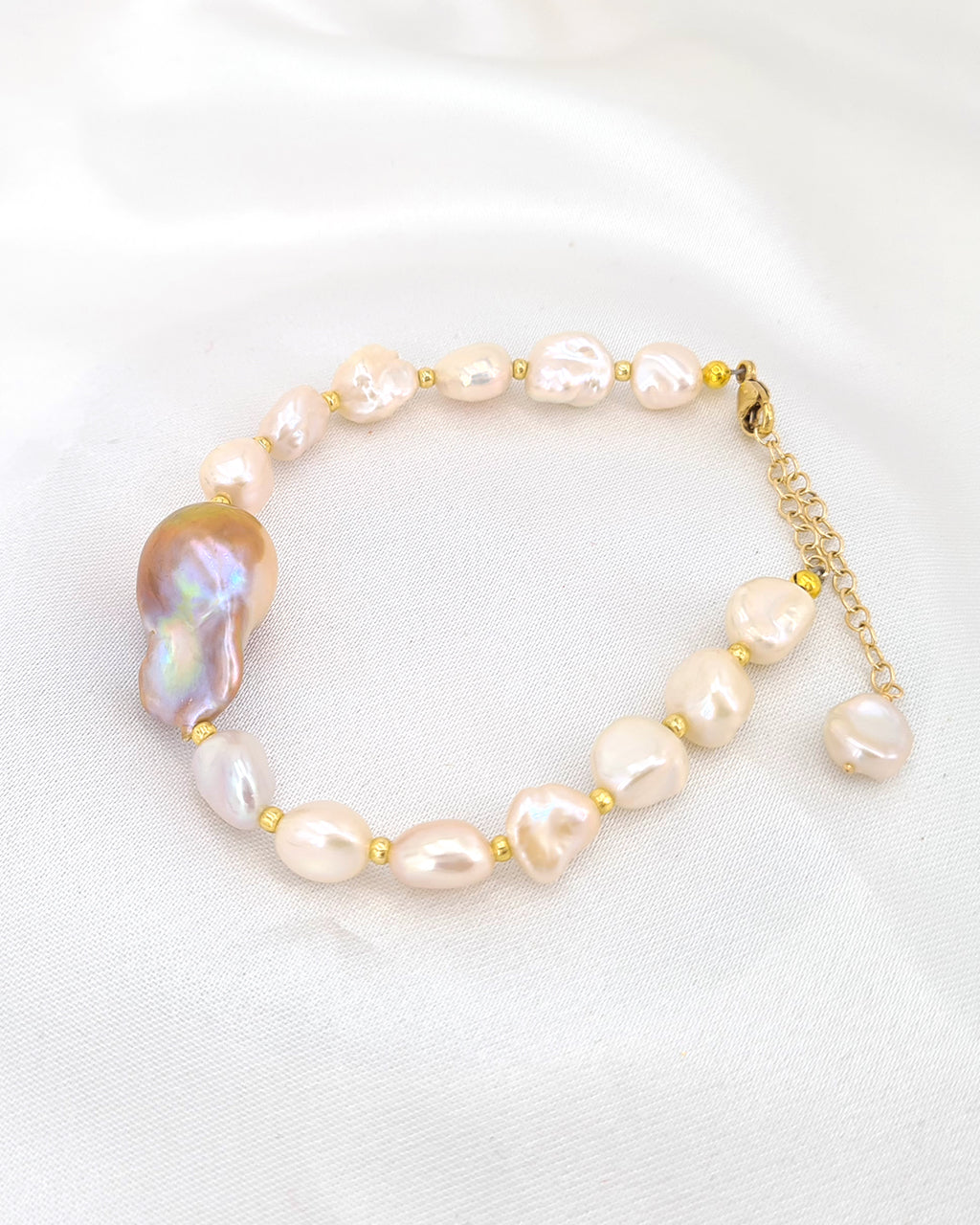 White Baroque Pearl Bracelet | Modern Classy Simple Pearl Jewelry