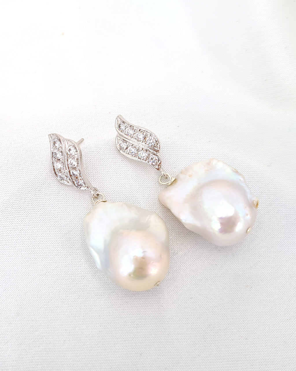 Baroque Pearl Jewelry | Statement Spiral Baroque Pearl Earrings - Icy White