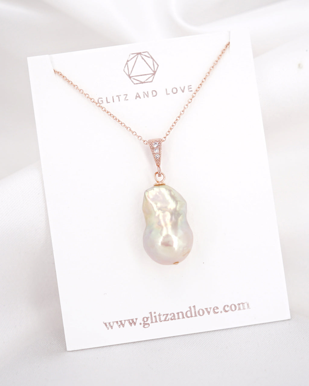 Baroque Pearl Pendant Necklace - Simple Rainbow Overtone | Singapore